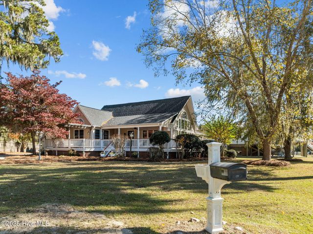 100 Goose Creek Drive, Washington, NC 27889