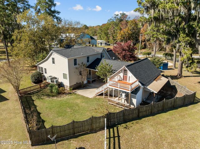 100 Goose Creek Drive, Washington, NC 27889