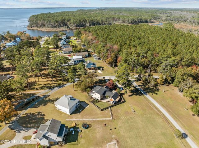 100 Goose Creek Drive, Washington, NC 27889