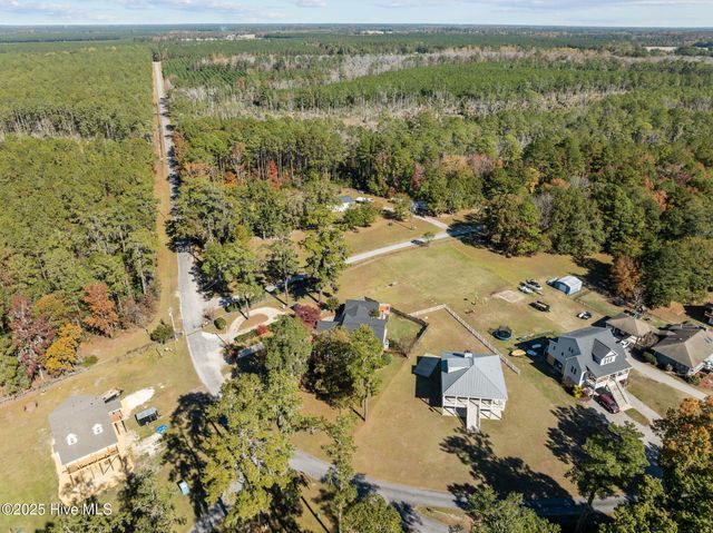 100 Goose Creek Drive, Washington, NC 27889