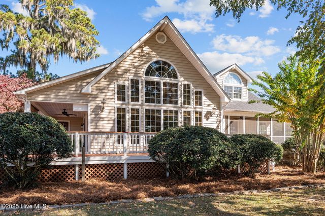 100 Goose Creek Drive, Washington, NC 27889