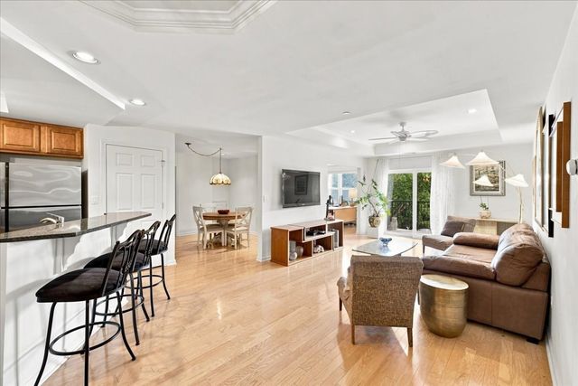 989 East St 303, Dedham, MA 02026