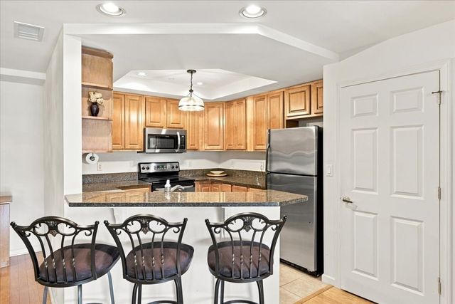 989 East St 303, Dedham, MA 02026