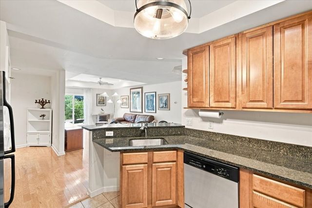 989 East St 303, Dedham, MA 02026