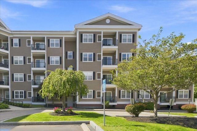 989 East St 303, Dedham, MA 02026