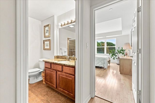 989 East St 303, Dedham, MA 02026