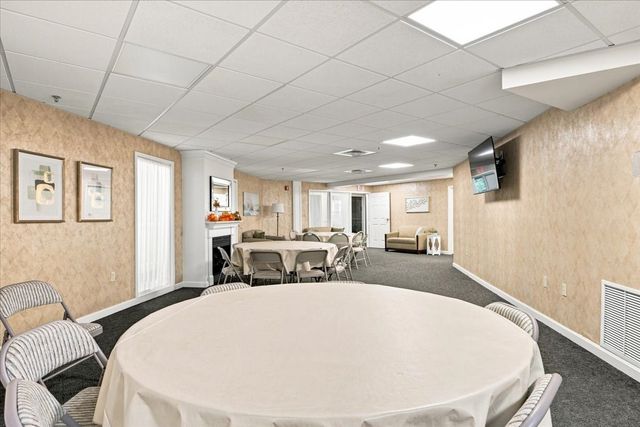 989 East St 303, Dedham, MA 02026