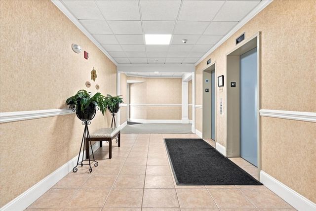989 East St 303, Dedham, MA 02026