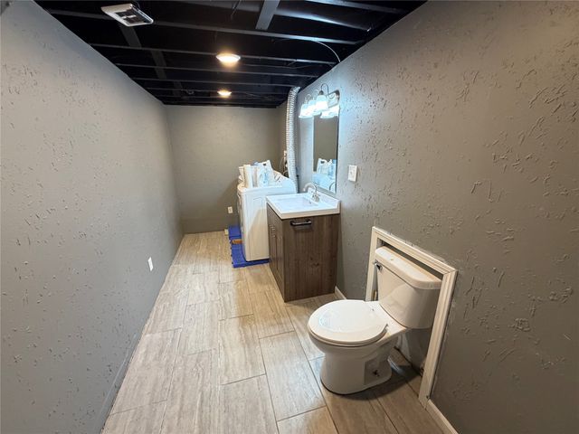 1120 Hazel Street, Pella, IA 50219