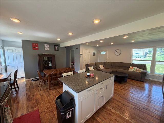 1120 Hazel Street, Pella, IA 50219