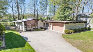 2705 Woodview Drive, Lansing, MI 48911