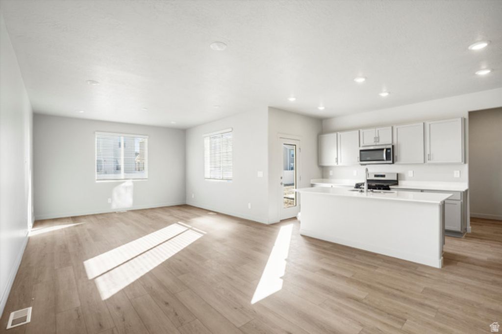 Image 11 of property listing at 3424 N BROWNING ST #1513, Eagle Mountain, UT 84005