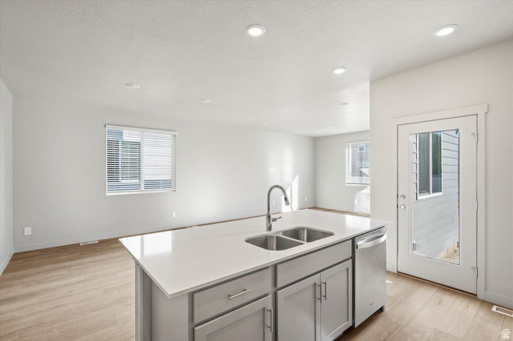 Image 12 of property listing at 3424 N BROWNING ST #1513, Eagle Mountain, UT 84005