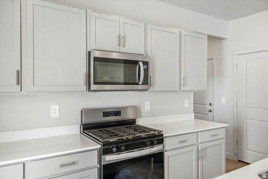 Image 15 of property listing at 3424 N BROWNING ST #1513, Eagle Mountain, UT 84005