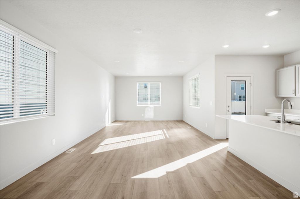 Image 9 of property listing at 3424 N BROWNING ST #1513, Eagle Mountain, UT 84005