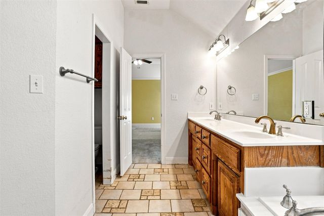 2105 Fair Oaks Drive, Bridgeport, TX 76426