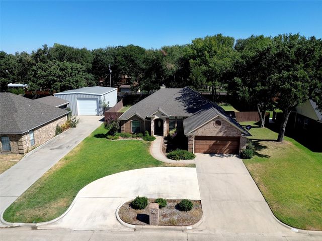 2105 Fair Oaks Drive, Bridgeport, TX 76426