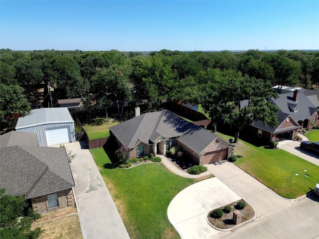 2105 Fair Oaks Drive, Bridgeport, TX 76426