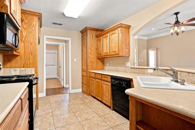 2105 Fair Oaks Drive, Bridgeport, TX 76426