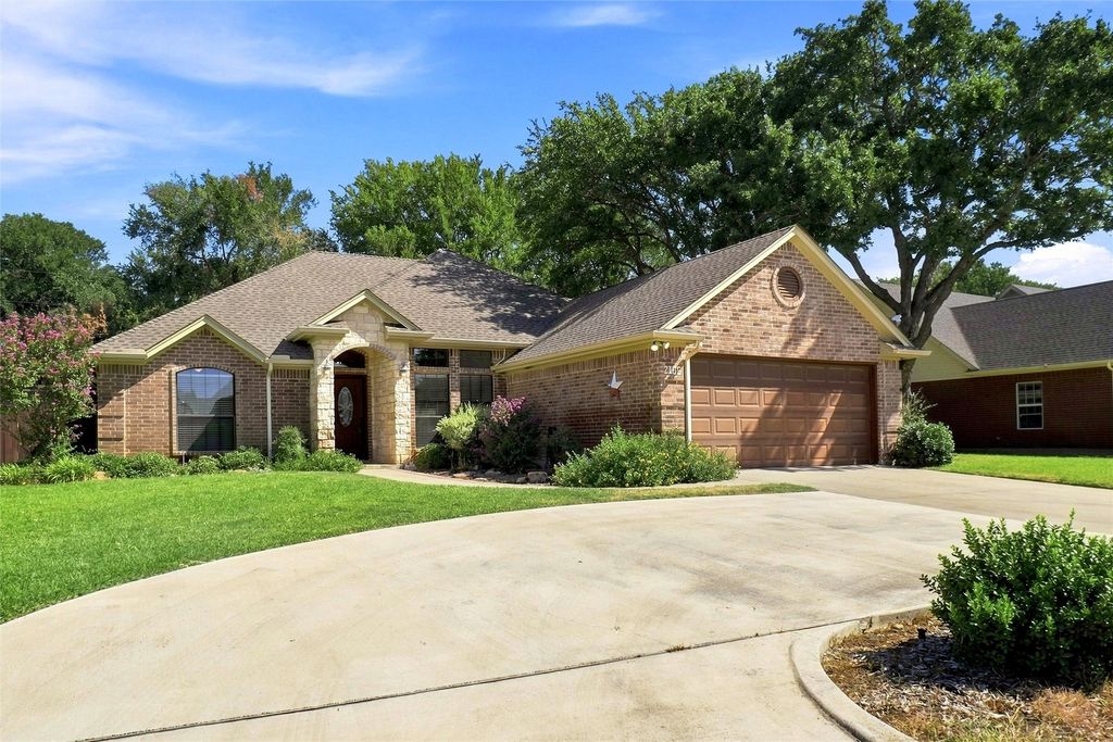 2105 Fair Oaks Drive, Bridgeport, TX 76426