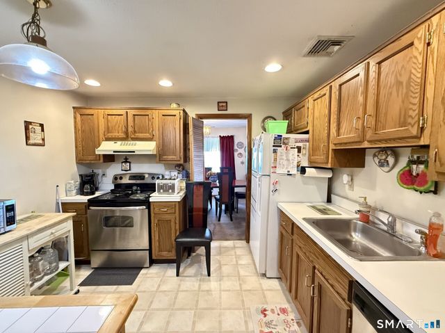 166 Old Brookfield Road 20B2, Danbury, CT 06811