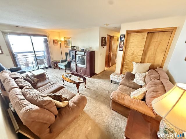 166 Old Brookfield Road 20B2, Danbury, CT 06811