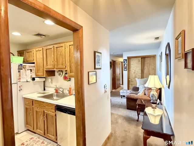 166 Old Brookfield Road 20B2, Danbury, CT 06811