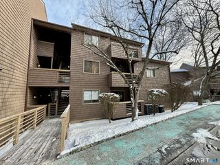 166 Old Brookfield Road 20B2, Danbury, CT 06811