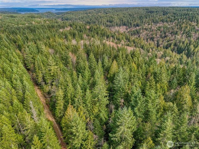 2 Larson Lane NW, Seabeck, WA 98380