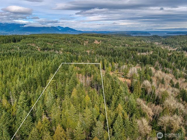 2 Larson Lane NW, Seabeck, WA 98380