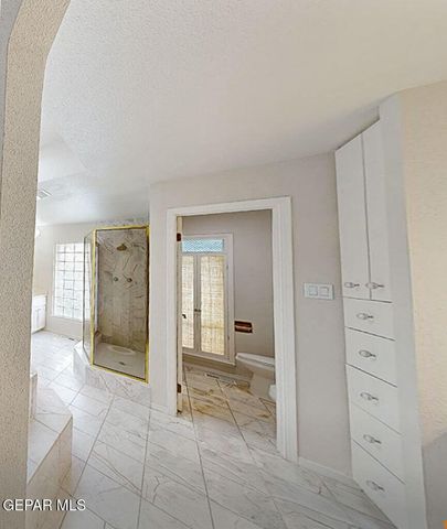 1005 Singing Hills Drive, El Paso, TX 79912