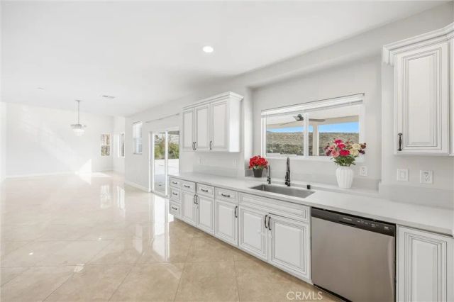 6703 Olive, San Bernardino, CA 92407