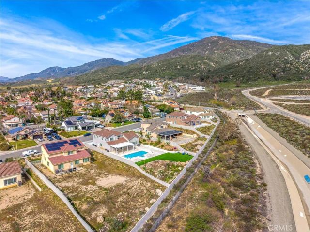 6703 Olive, San Bernardino, CA 92407