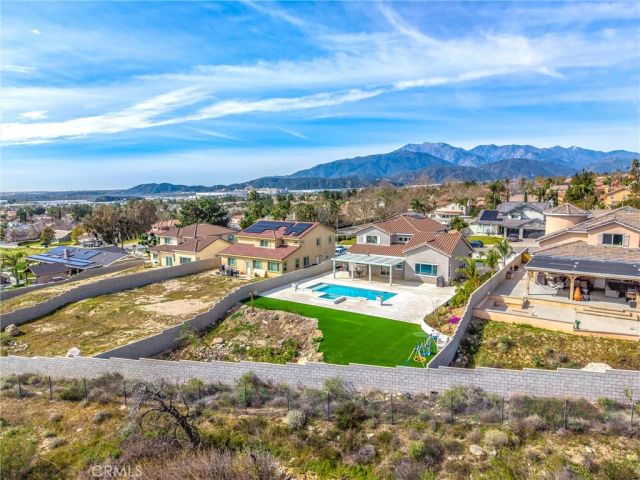 6703 Olive, San Bernardino, CA 92407