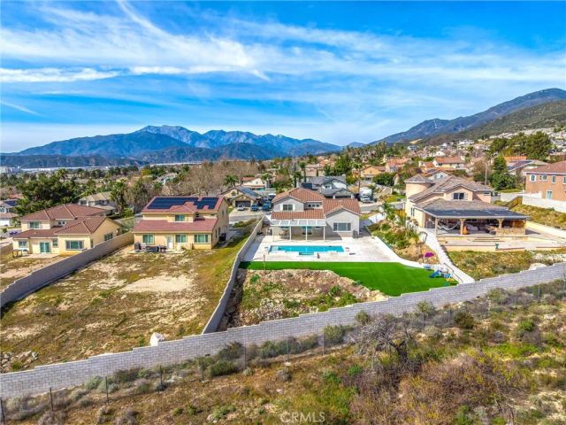 6703 Olive, San Bernardino, CA 92407