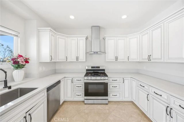 6703 Olive, San Bernardino, CA 92407