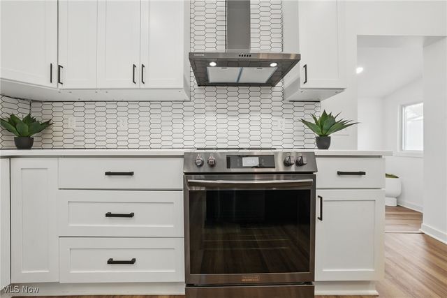 3293 W 23rd Place, Cleveland, OH 44109