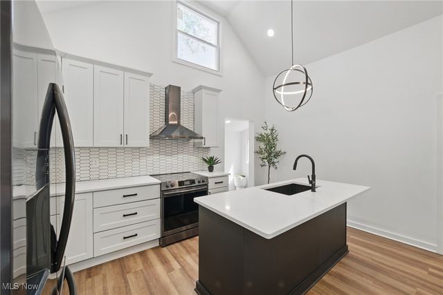 3293 W 23rd Place, Cleveland, OH 44109