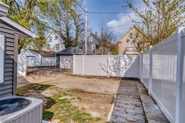 3293 W 23rd Place, Cleveland, OH 44109