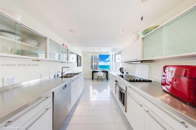 400 S Pointe Dr 1104, Miami Beach, FL 33139