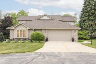14355 W Lenox DRIVE, New Berlin, WI 53151