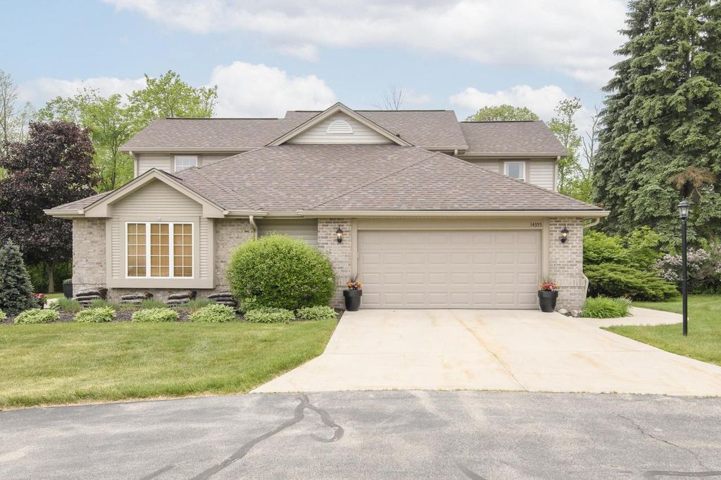14355 W Lenox DRIVE, New Berlin, WI 53151