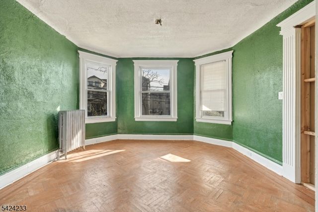 189 Scheerer Ave, Newark City, NJ 07112