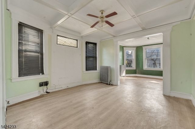 189 Scheerer Ave, Newark City, NJ 07112