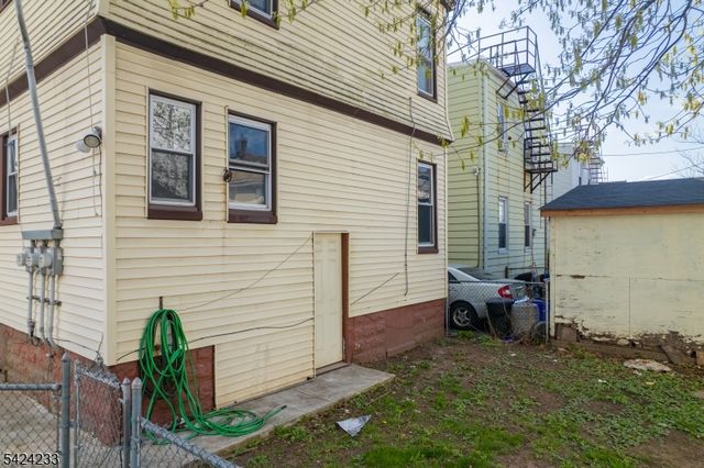 189 Scheerer Ave, Newark City, NJ 07112