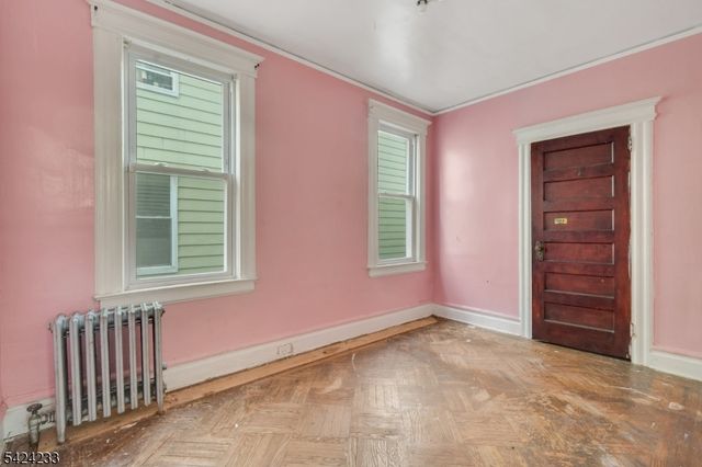 189 Scheerer Ave, Newark City, NJ 07112