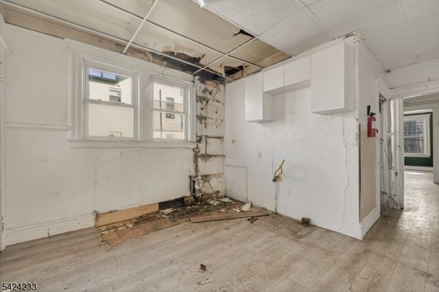 189 Scheerer Ave, Newark City, NJ 07112