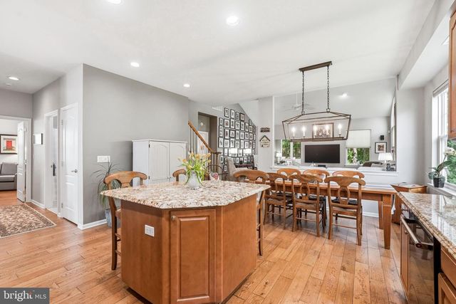 42 HUXLEY CIR, Marlton, NJ 08053