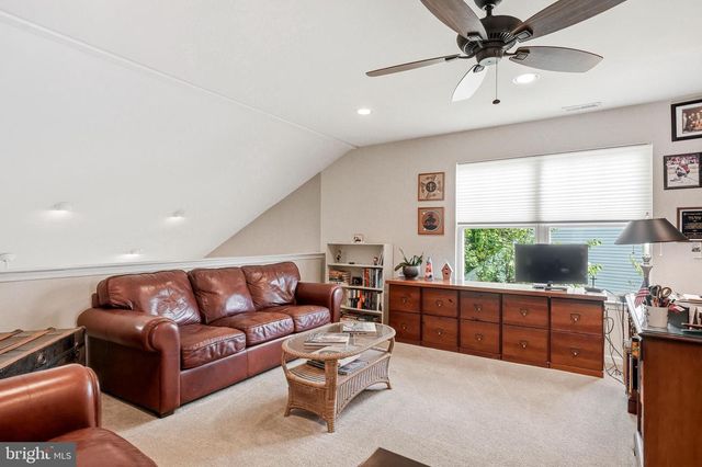 42 HUXLEY CIR, Marlton, NJ 08053