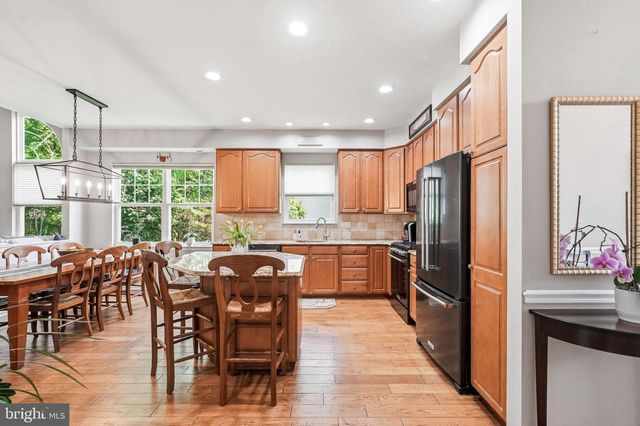 42 HUXLEY CIR, Marlton, NJ 08053